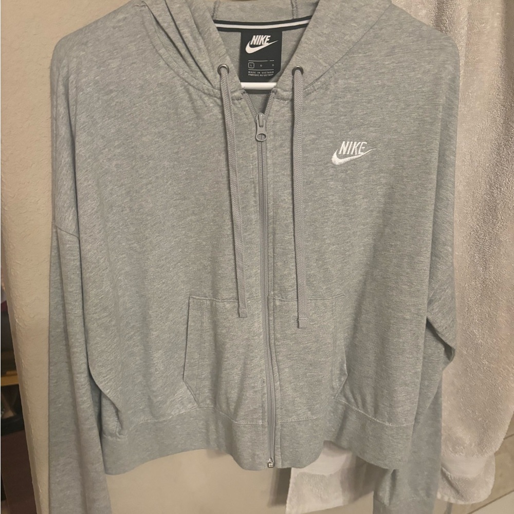 Nike top